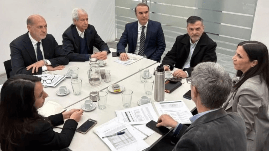 Pascuttini presiona a ARCA por recuperar recursos del Fondo del Tabaco